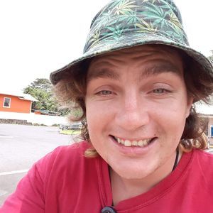 Meet your Posher, Stone